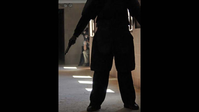 Nuevo tiroteo en Estados Unidos dejó al menos tres muertos en un estudio de yoga