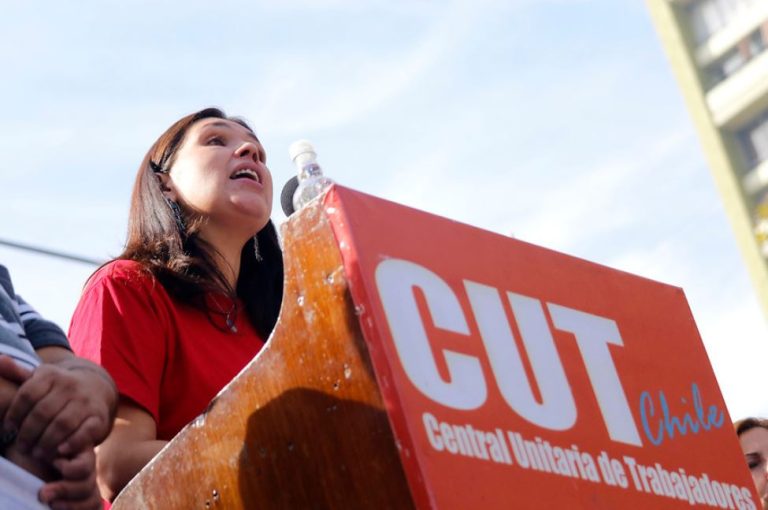 ¿Andarás por el centro de Santiago? Pon atención a los desvíos por la marcha de la CUT