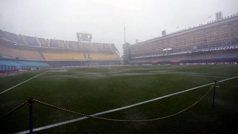 Boca-River: Árbitro chileno suspende la épica final de la Libertadores bajo un fuerte torrencial