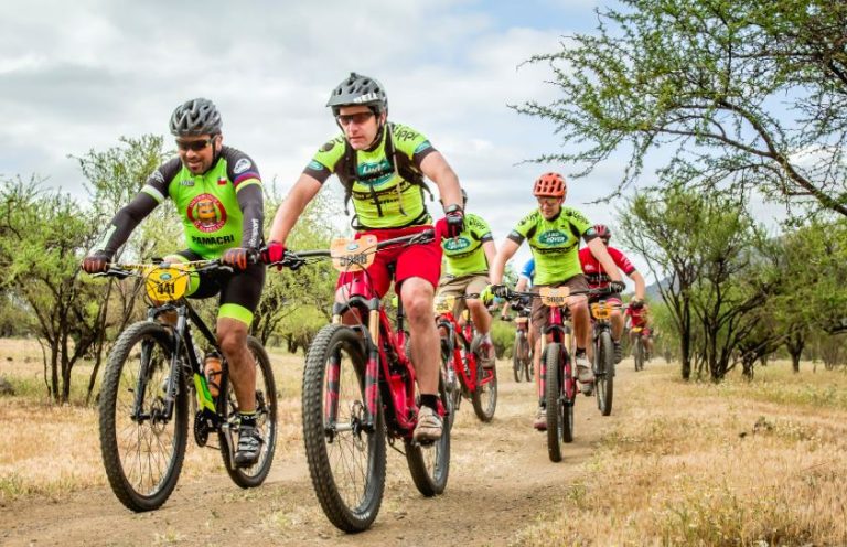Copa Land Rover: Catalina Salata y Enrique Rivera dominaron en Lo Barnechea
