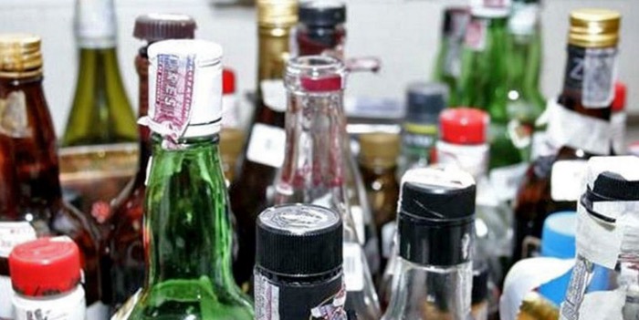 Más de 13 mil litros de alcohol incautado fueron desechados