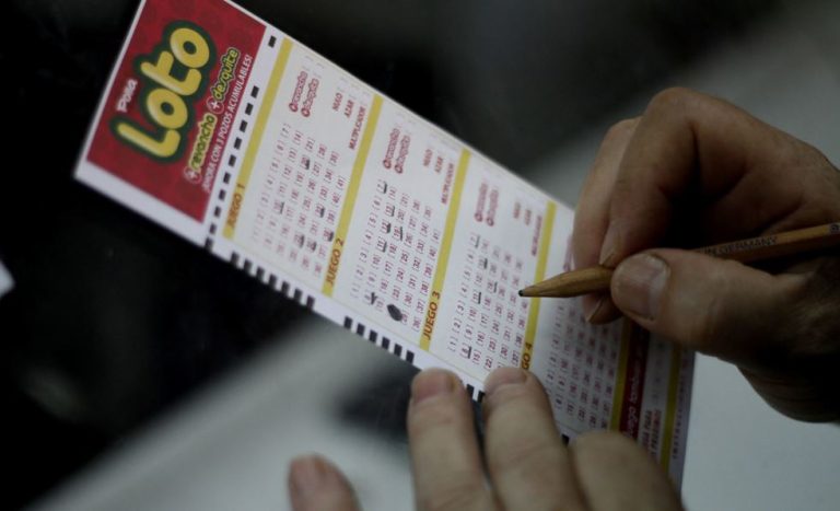 Decían ser los ganadores del Loto y pedían ayuda a adultos mayores para cobrar el premio: Todo era una estafa