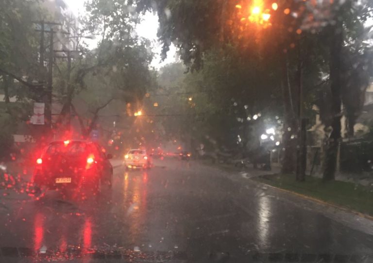 Reportan tormentas eléctricas, lluvias y granizos en Santiago