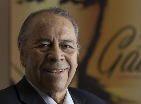 Los restos de Lucho Gatica son velados en México mientras que en Chile decretaron tres días de duelo