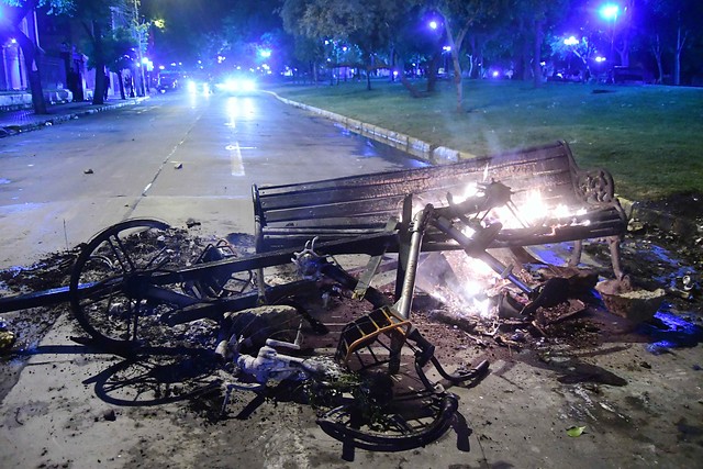 Material para barricadas: Mobike llamó a sus usuarios a no dejar bicicletas en las cercanías de Plaza Italia