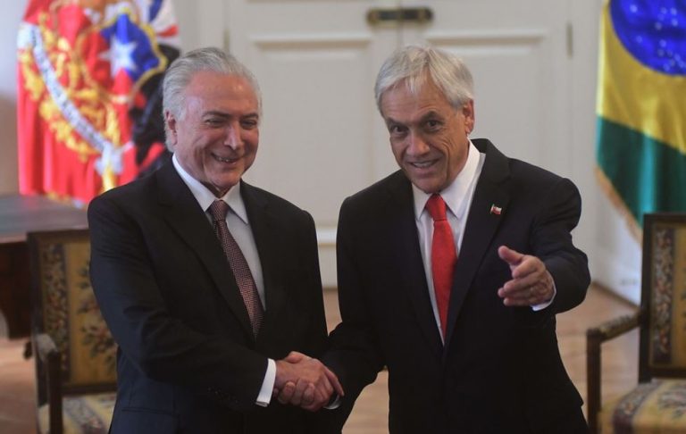 Fin del roaming y más comercio electrónico: Así es el TLC firmado entre Chile y Brasil