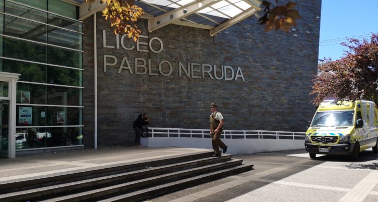 Alarma generó explosión de bomba de ruido al interior de un locker en Liceo de Temuco