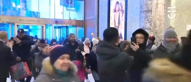 Locura por compras a mitad de precio: ¿Cuál es la verdadera historia tras el Black Friday?