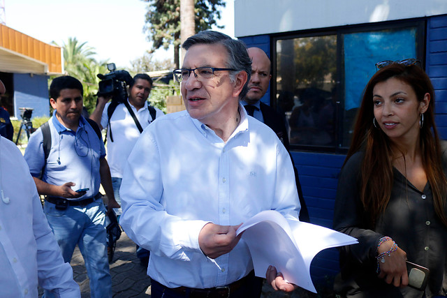 “Vertieron caca en los estanques”: Alcalde Lavín ratifica resolución de Fiscalía por mal olor del agua en Las Condes