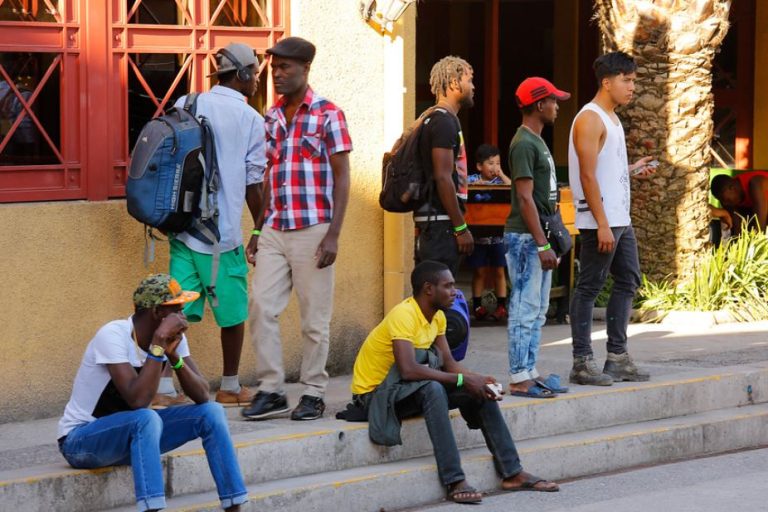 Crece el número de haitianos que busca refugio en parroquias: Su intención es encontrar un cupo para retornar