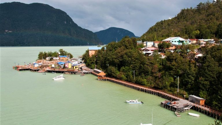 Cañones de supuestas embarcaciones piratas fueron hallados en Caleta Tortel: Tendrían 400 años