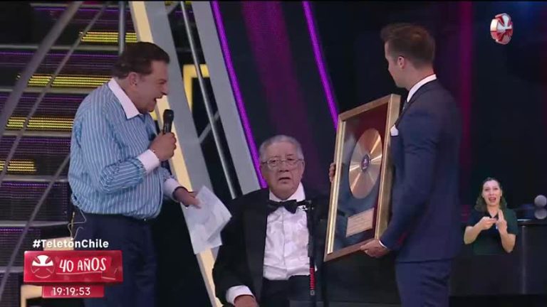 Twitteros se enamoraron de la actuación del Tío Valentín en la Teletón 2018