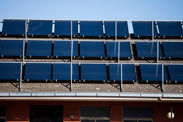 Ahorre en su cuenta de luz y colabore con el medioambiente: Emprendimiento chileno se la juega por la energía solar