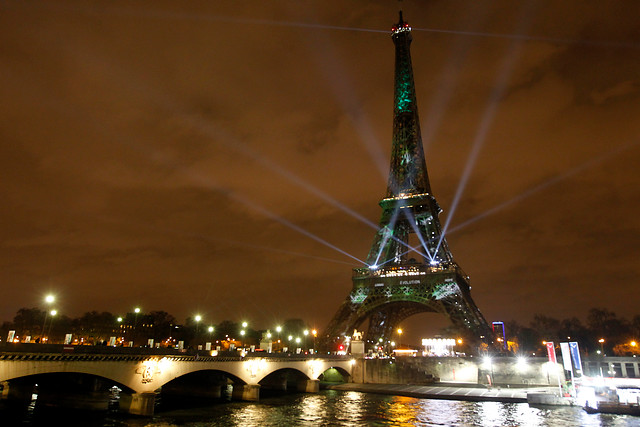 Torre Eiffel y Museo Louvre cerrarán este fin de semana por temor a protestas de 