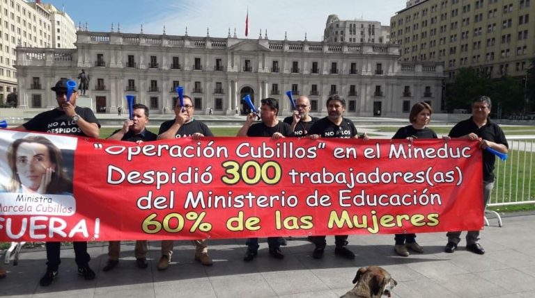 “Está encerrada en su oficina”: Funcionarios del Mineduc radicalizaron huelga y le impidieron el paso a la ministra Cubillos