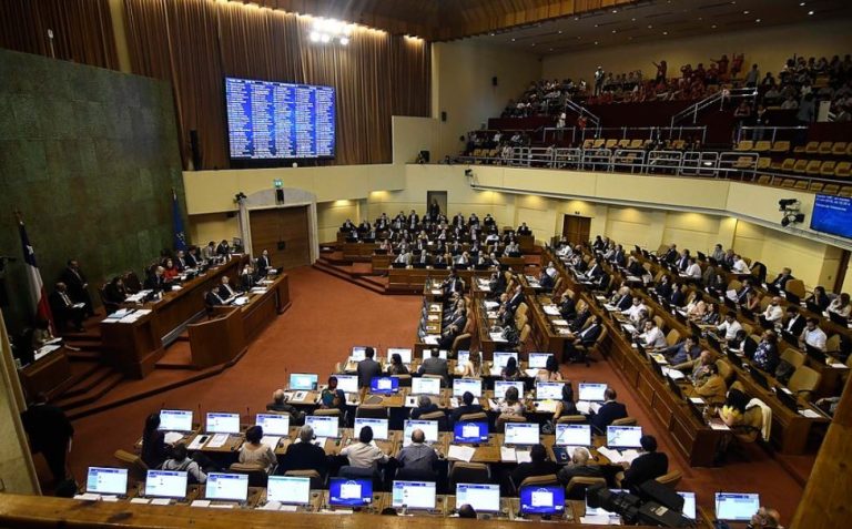 Reajuste del sector público fue aprobado por la Cámara de Diputados: Las rentas más altas quedaron congeladas