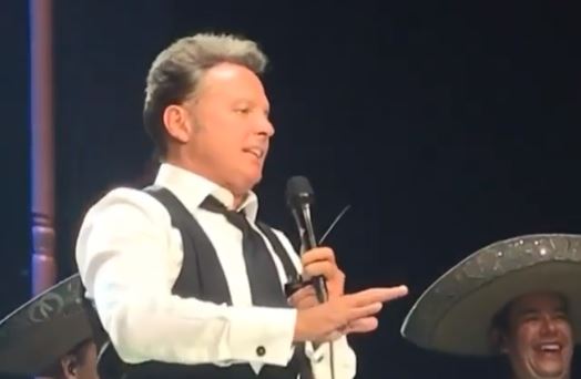 ¿Desafinado? ¿Borracho?: Ola de críticas en redes sociales por el mal desempeño vocal del Luis Miguel en vivo