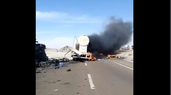 Choque frontal de camiones dejó a dos personas fallecidas en Calama