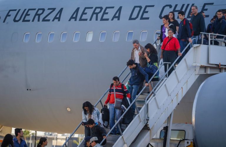 Avión de la FACh aterrizó con segundo grupo de chilenos que regresan desde Caracas