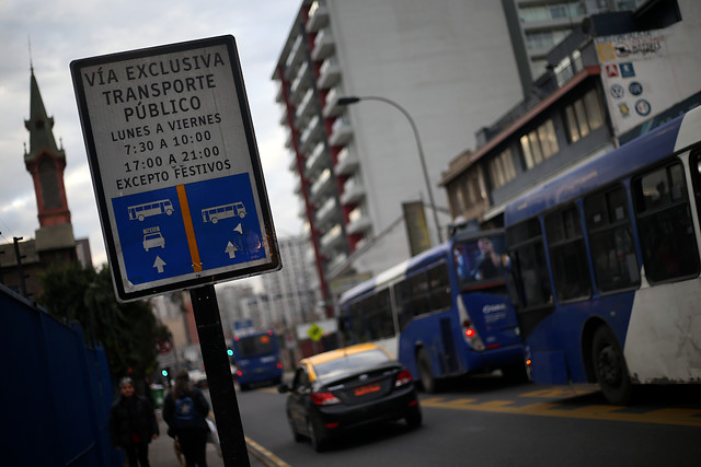 Se dispara número de multas en Santiago por el uso de vías exclusivas para el transporte público