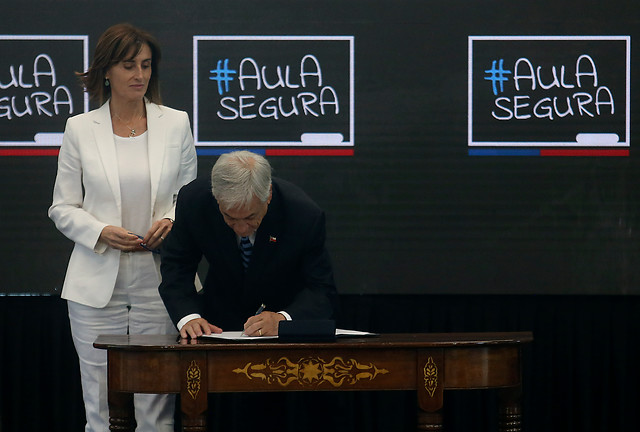 Presidente Sebastián Piñera anunció la promulgación de la Ley Aula Segura