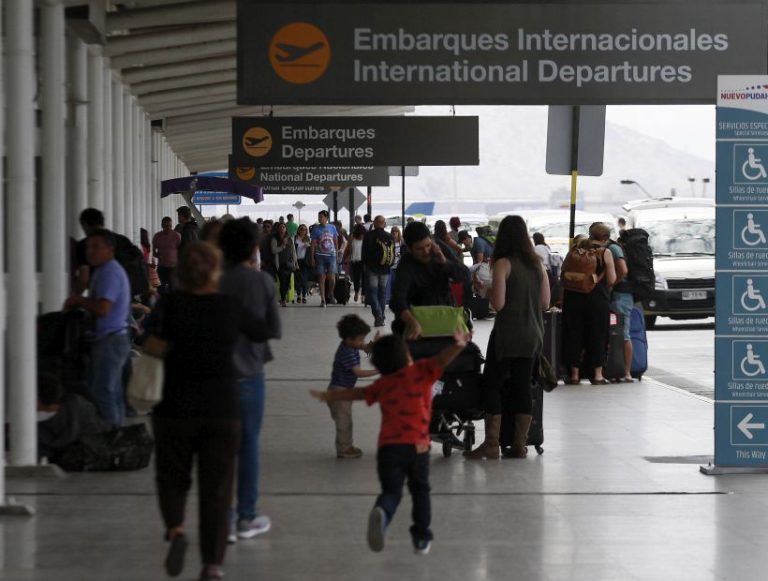 45% de los chilenos se endeudan para salir de vacaciones en verano