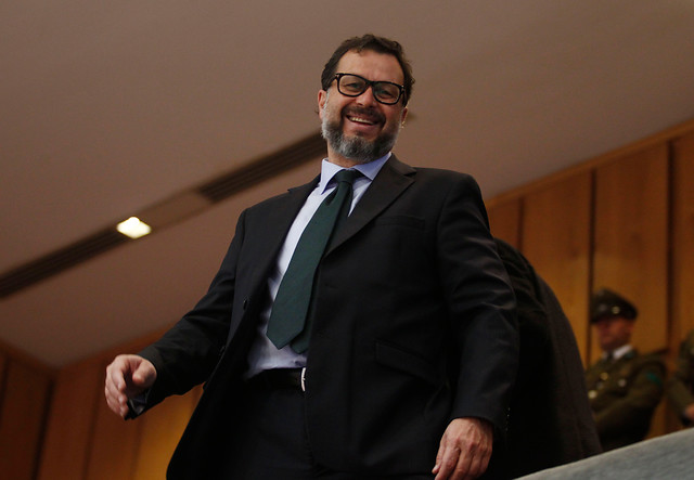 Ex ministro Hinzpeter: “Estoy totalmente de acuerdo con la penalización del negacionismo”