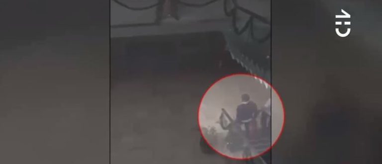 Se molestó porque no lo atendieron: Sujeto fue detenido por vaciar contenido de varios extintores en municipalidad de Tomé