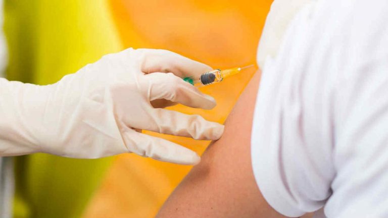 Ministerio de Salud confirma llegada de 48 mil dosis de vacunas contra la fiebre amarilla