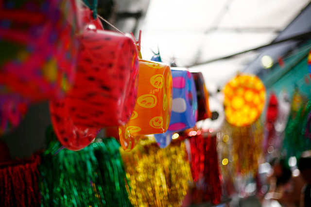 Gobierno llama a festejar Año Nuevo sin cotillón