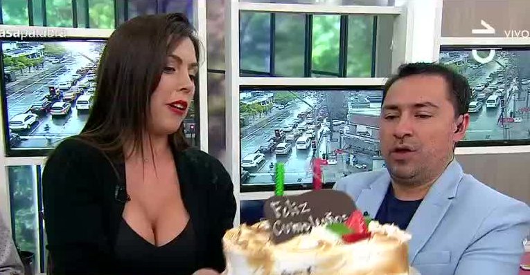 Mago Valdivia sorprendió con inesperado regalo a su esposa