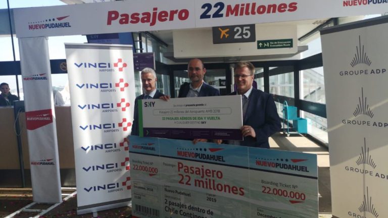 Viajó de Concepción a Santiago y se convirtió en el pasajero 22 millones en arribar al aeropuerto de Pudahuel