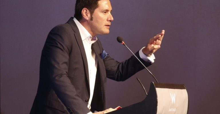 Francisco Saavedra trató de imbécil a José Antonio Kast