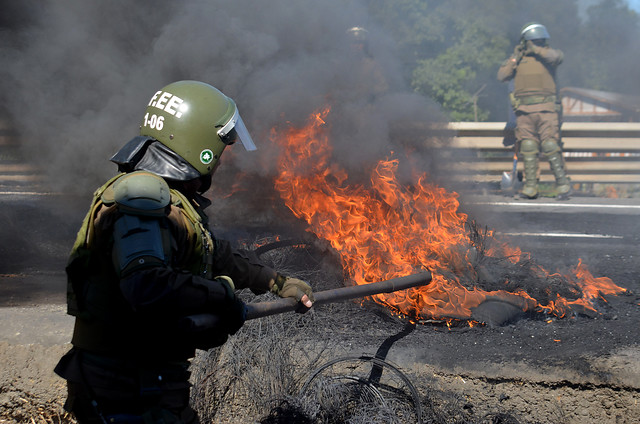 Pescadores artesanales en pie de guerra por extracción de la Jibia: Bloquearon Ruta 5 entre Talca y San Javier