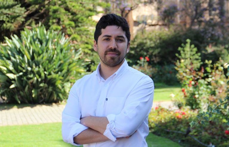 Juan Santana ganó la presidencia de la Juventud PS derrotando a la lista oficialista de Elizalde