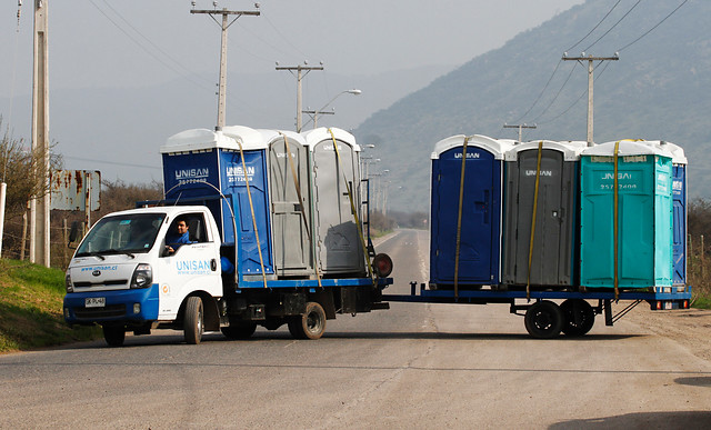 En prisión preventiva quedó conductor que dio la orden de lanzar desechos de baños químicos en cámara de agua potable