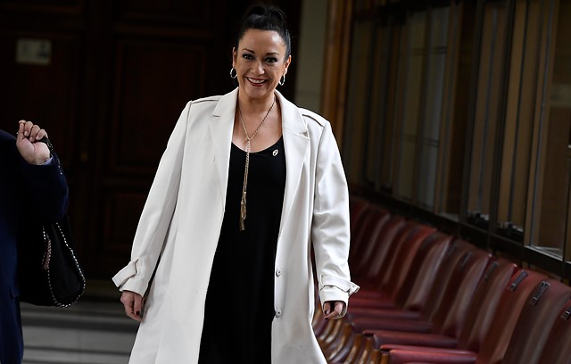 Marisela Santibáñez arremete por polera de Gabriel Boric con Jaime Guzmán baleado: