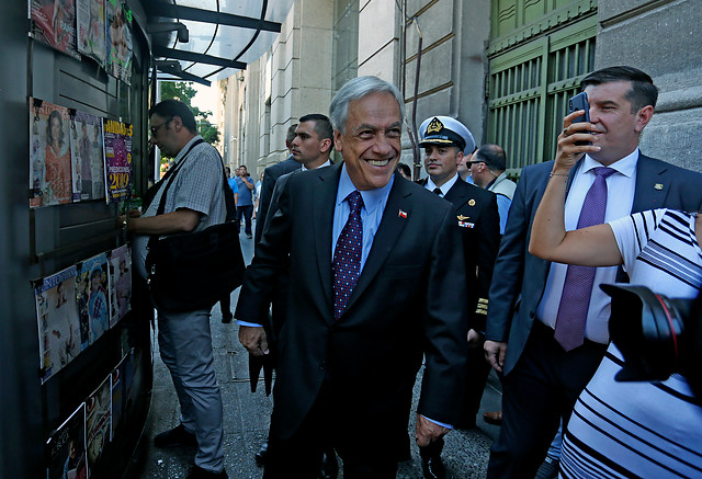 Presidente Sebastián Piñera firmó proyecto que privilegia compensación a compradores