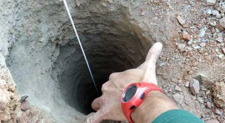 Encuentran pelo del niño de 2 años que cayó a un pozo de más de 100 metros en España: Lleva más de 70 horas atrapado