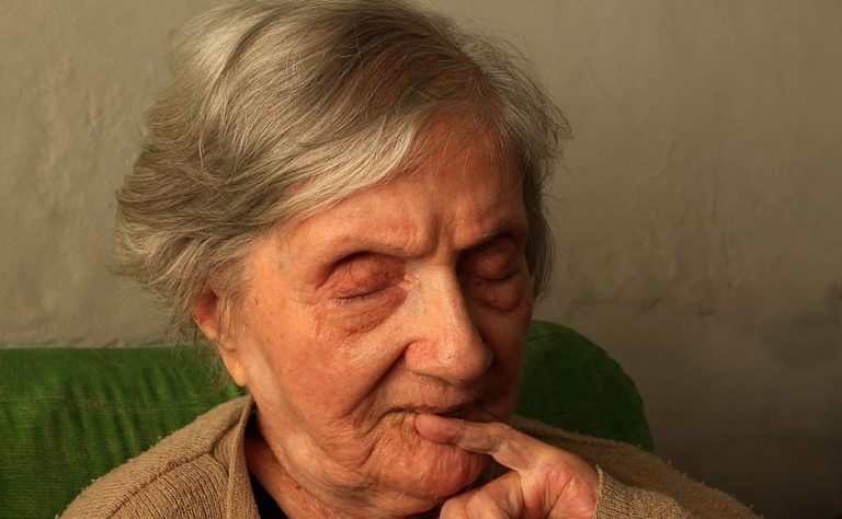 Consumo de litio podría ser clave para frenar el avance del Alzheimer