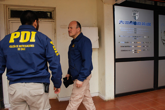 Delincuentes quisieron ingresar a una casa de La Reina haciéndose pasar por policías