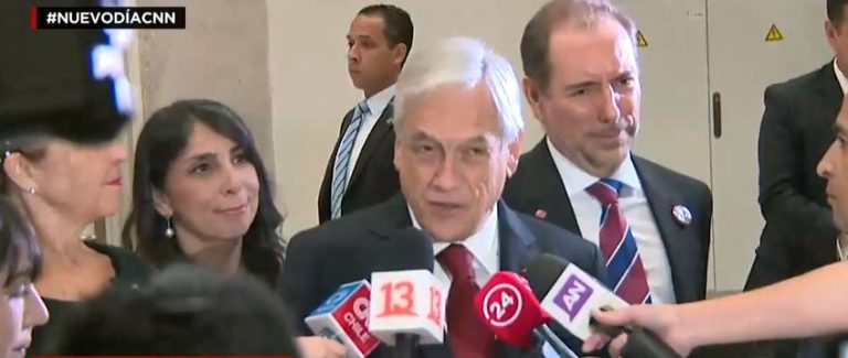 La cara del presidente de Metro luego que Piñera anunciara erróneamente la construcción de la Línea 10