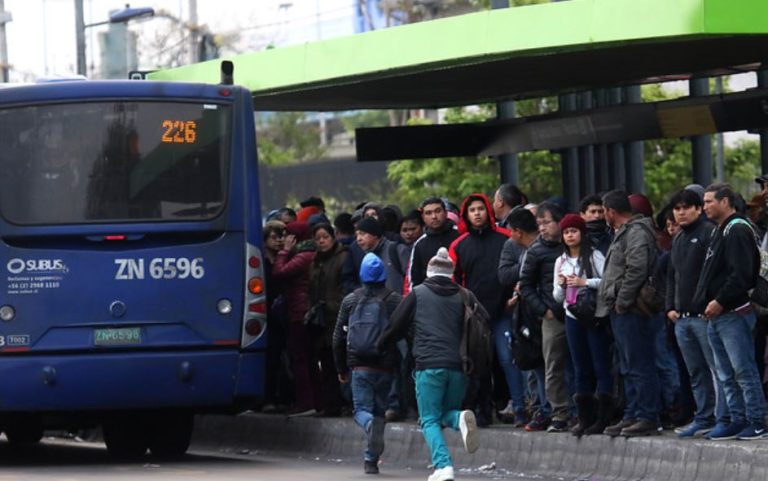 Duro golpe al bolsillo: Subirá otra vez el pasaje del Metro y del Transantiago