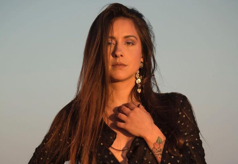 Denise Rosenthal molesta por comparaciones entre Paloma Mami y Mon Laferte: “Hueón, dejen de hacernos pelear