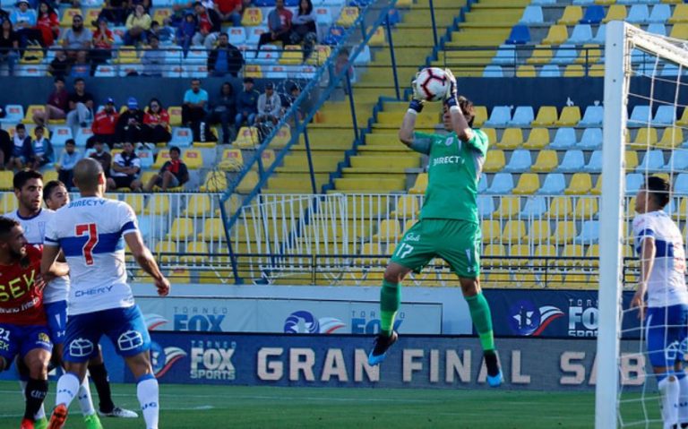 Toselli volvió con todo: Las cuatro increíbles tapadas con las que le puede robar la titularidad a Dituro