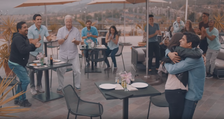 Con Mario Lepe, Nacho Prieto y Mirosevic: La comedia romántica de la UC con la que te quiere convencer de ser socio