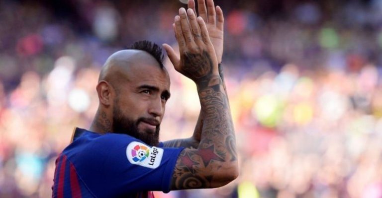 Fotos revelan supuesto romance de Arturo Vidal con modelo colombiana