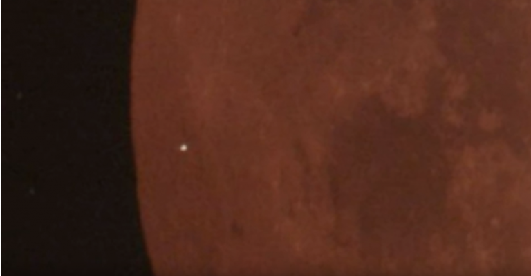 Meteorito impactó la Luna durante el pasado eclipse