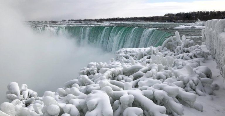 Cataratas del Niágara se congelaron por ola de frío