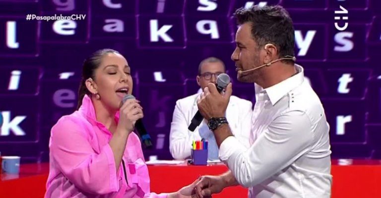 Mariela Sotomayor y Douglas sorprendieron con romántica interpretación en Pasapalabra